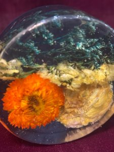 Vidoe -4” Circle Floral Keepsake – A Moment Preserved Forever